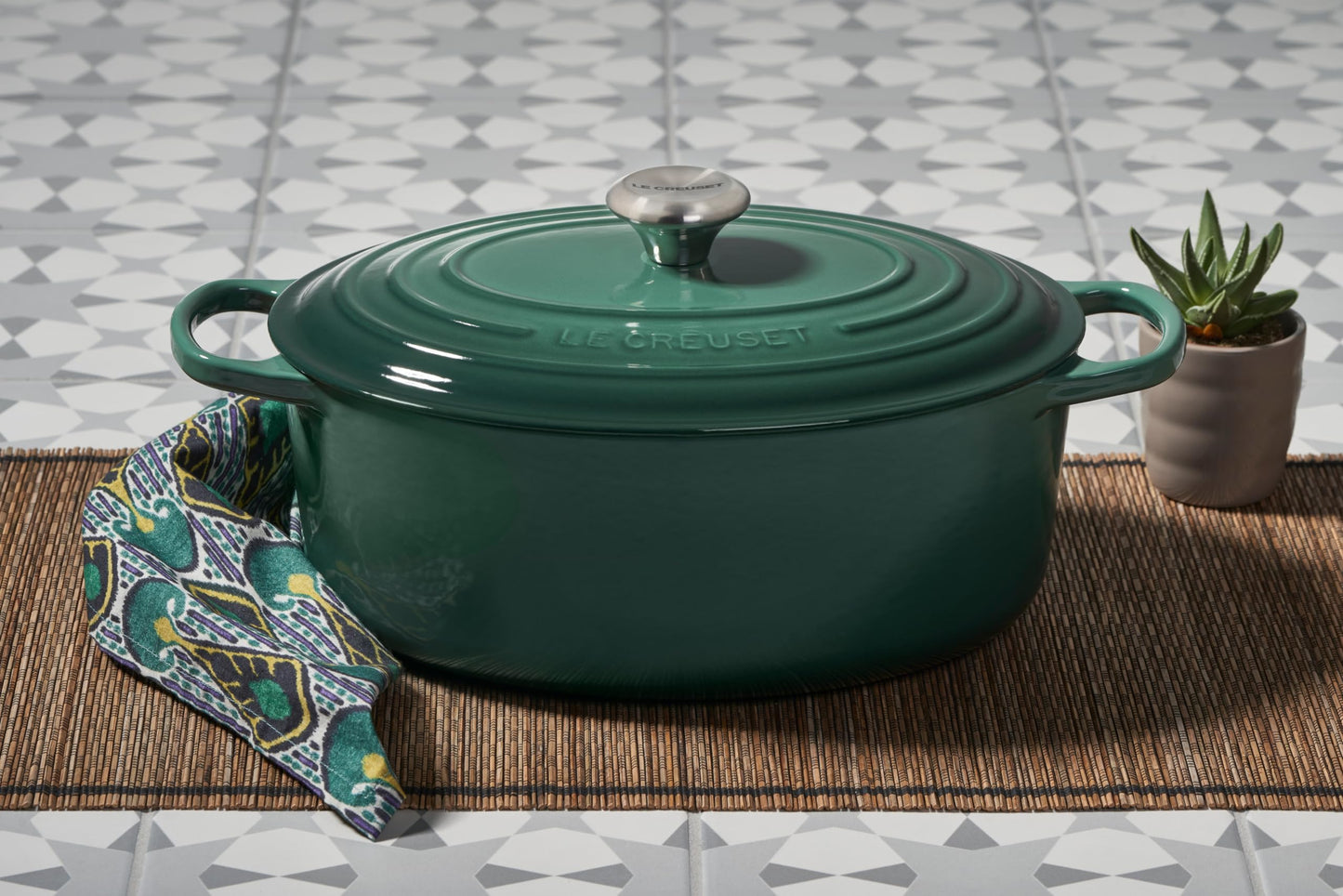 Le Creuset Enameled Cast Iron Signature Oval Dutch Oven